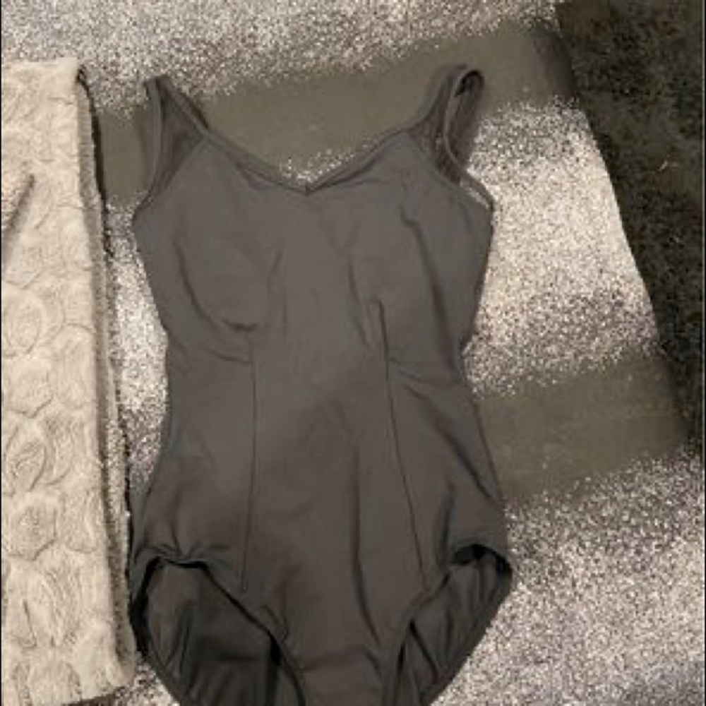 Woman’s lg dance leotard